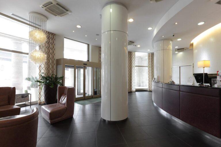 holiday-inn-genoa-city-1lieu1salle-evenement.jpg