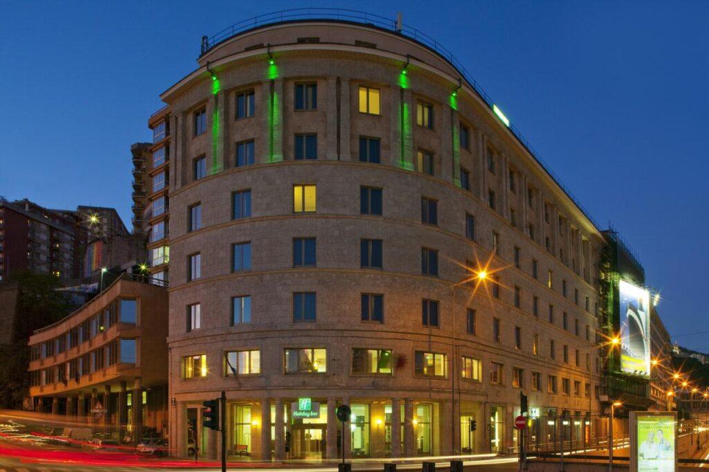 holiday-inn-genoa-city-1lieu1salle-event.jpg