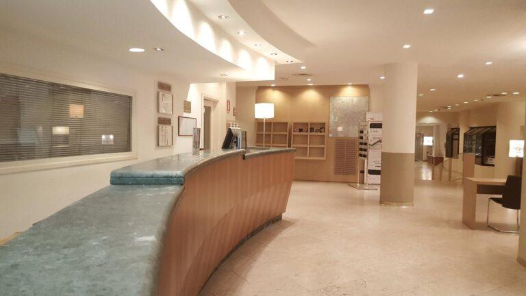 holiday-inn-milan-assago-1lieu1salle-event.jpg