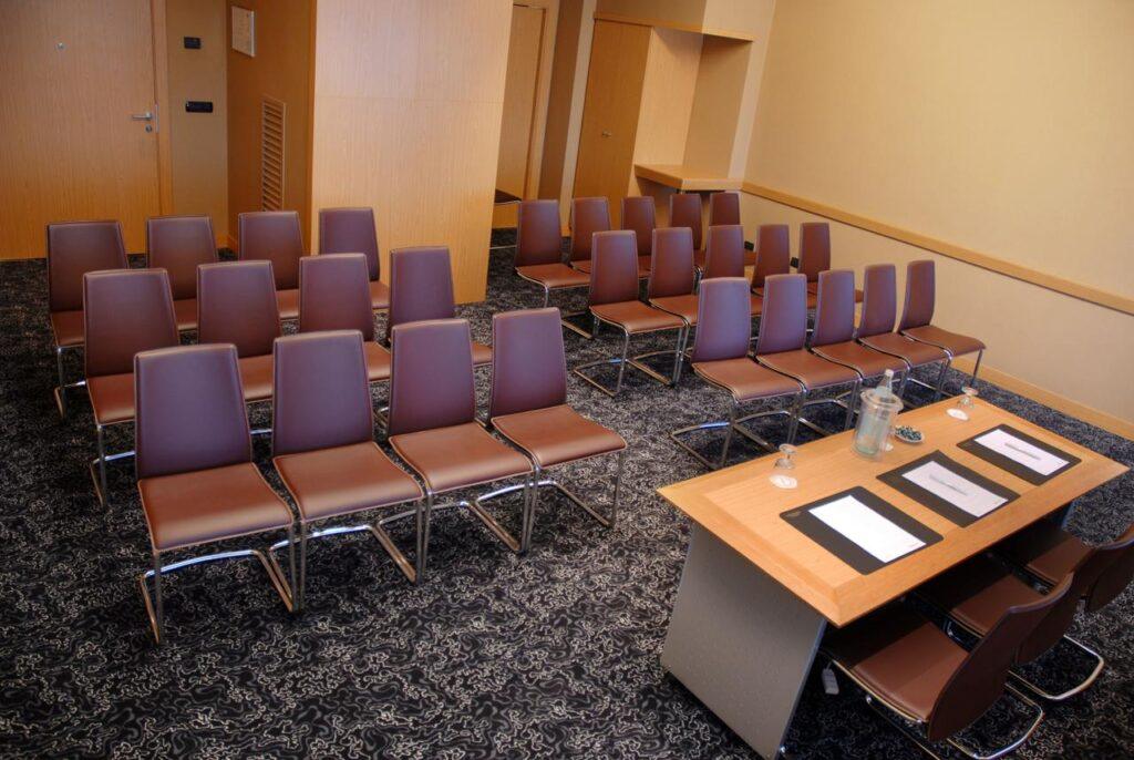 holiday-inn-milan-assago-1lieu1salle-seminaire.jpg