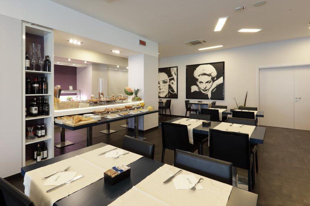 holiday-inn-milan-nord-zara-1lieu1salle-meeting.jpg