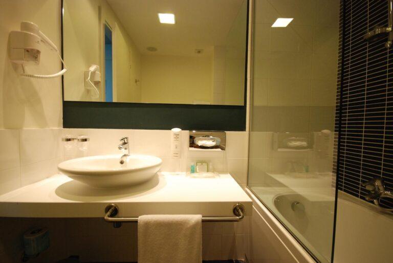 holiday-inn-milan-nord-zara-1lieu1salle-reunion.jpg