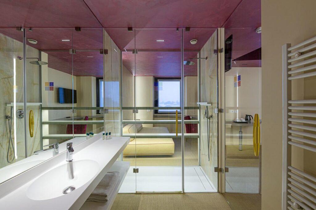 hotel-la-di-moret-1lieu1salle-seminaires.jpg