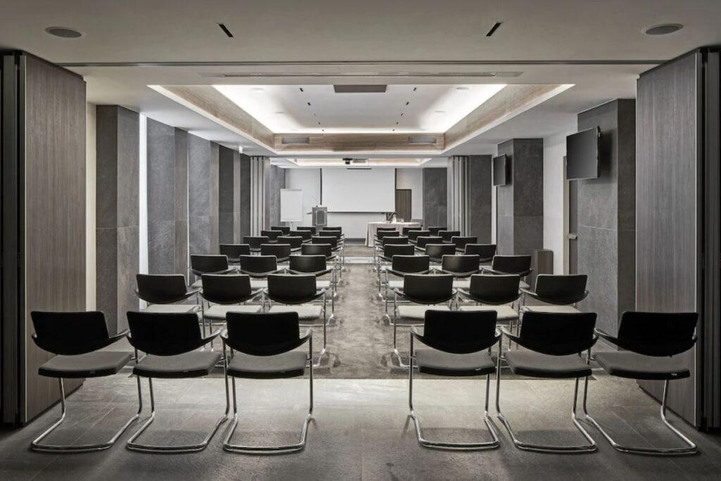 hyatt-centric-milan-centrale-1lieu1salle-meetings.jpg