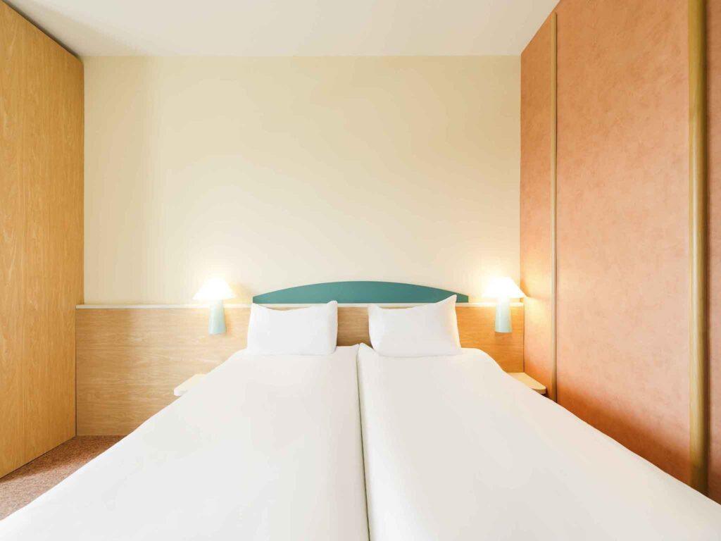 http://www.accorhotels.com/3728