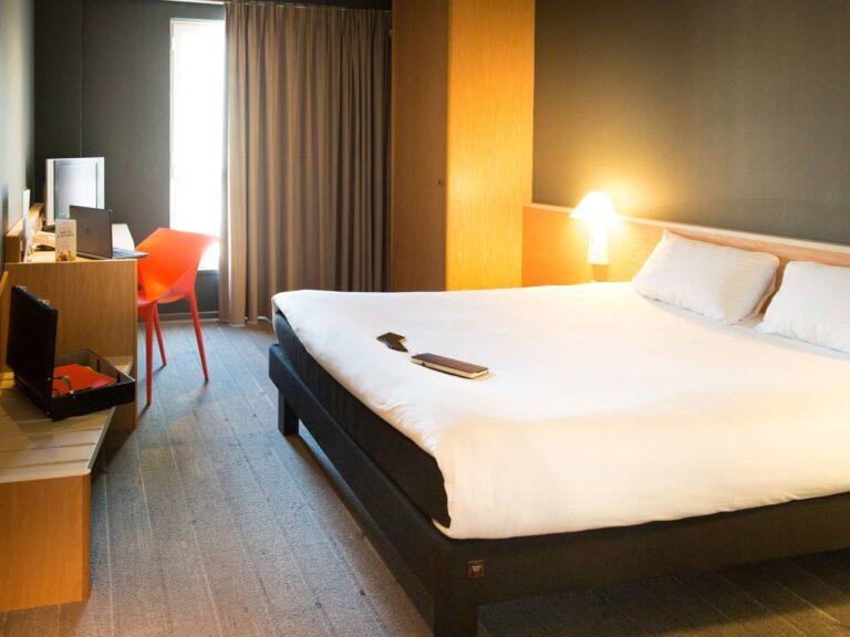https://www.accorhotels.com/3728