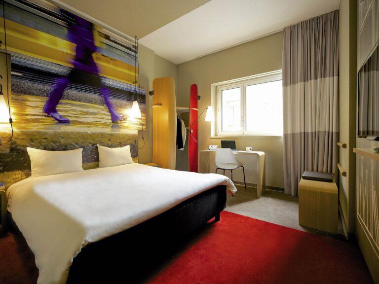 http://www.accorhotels.com/0933