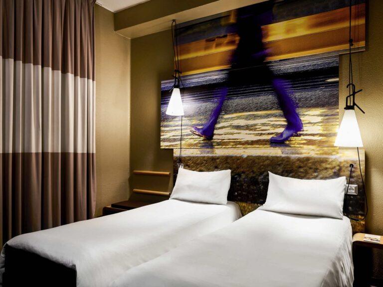 https://www.accorhotels.com/0933