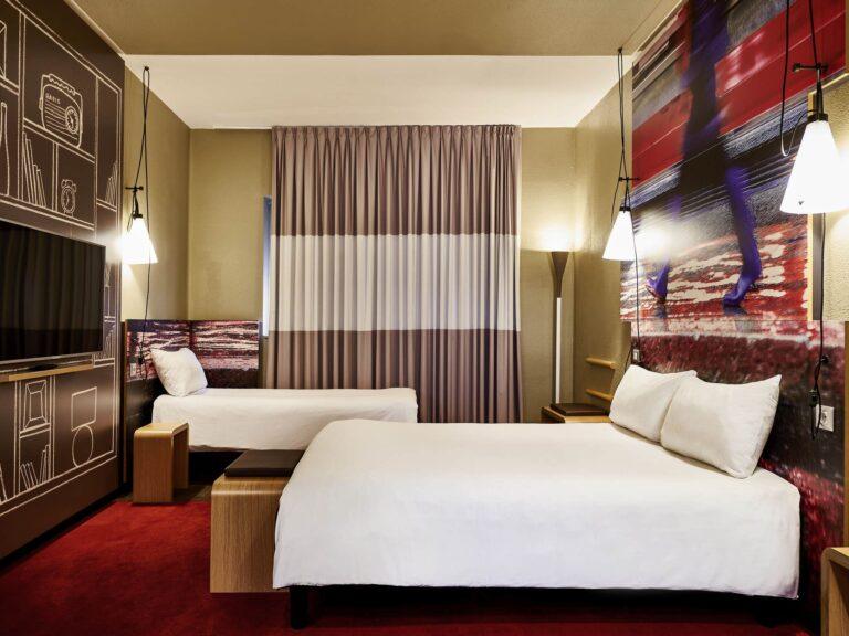 https://www.accorhotels.com/0933