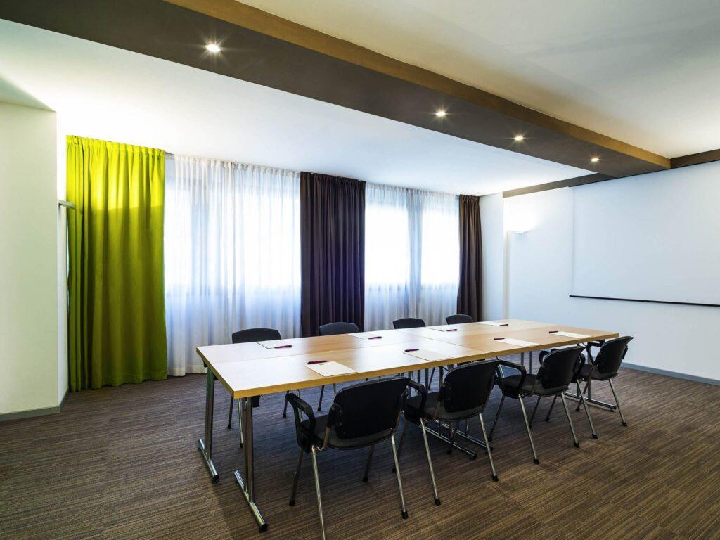 http://www.accorhotels.com/8301