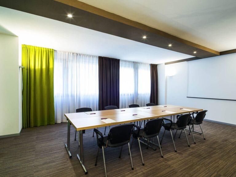 http://www.accorhotels.com/8301