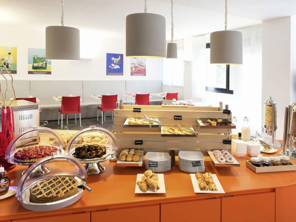 https://www.accorhotels.com/8301