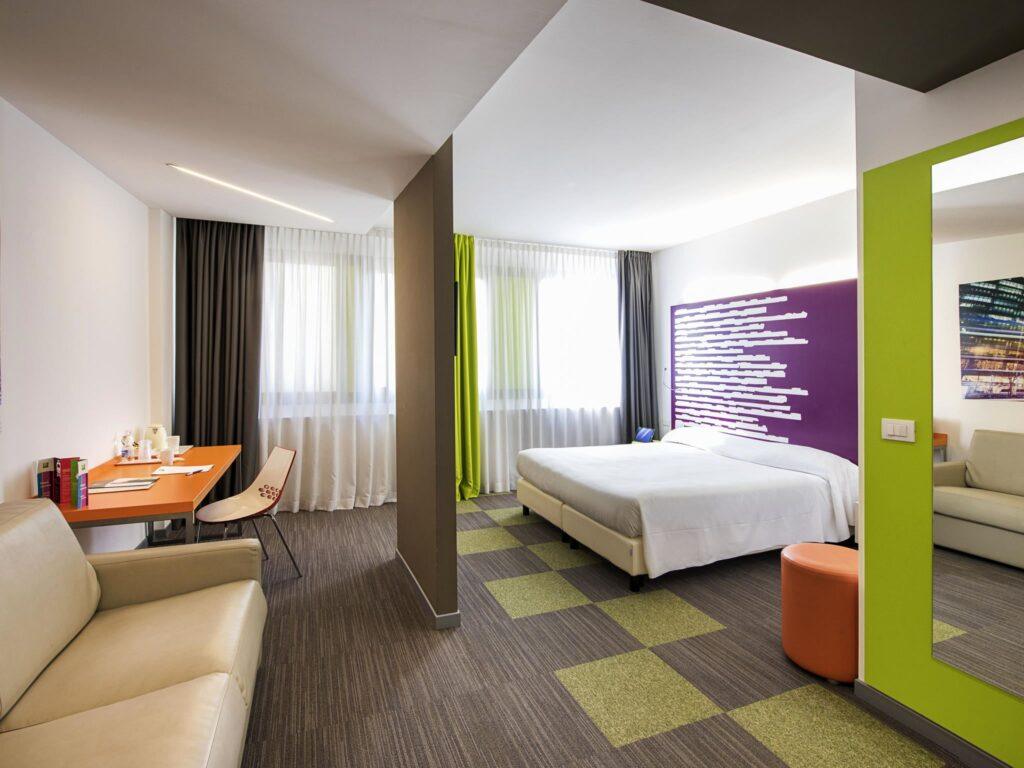 https://www.accorhotels.com/8301