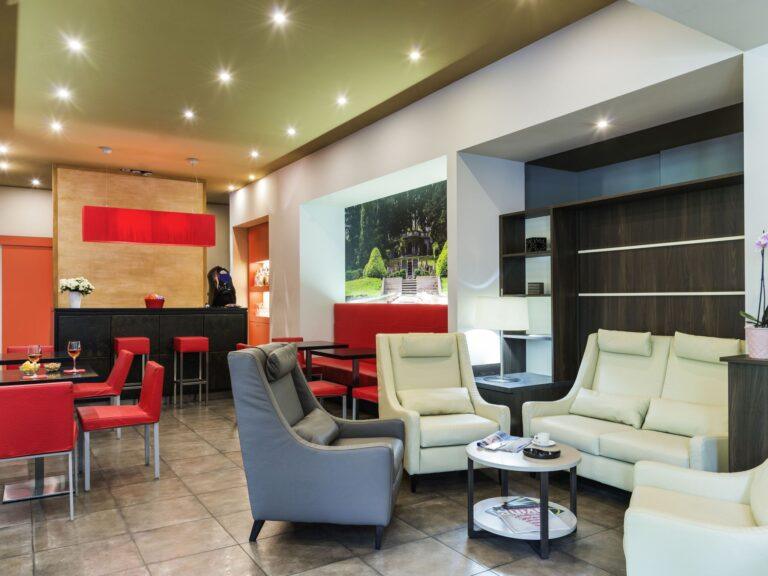 bar