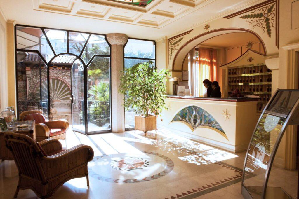 ih-milano-regency-1lieu1salle-reunions.jpg