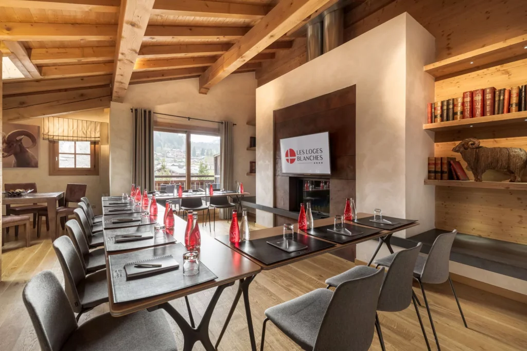loges-blanches-megeve-1lieu1salle-meetings.webp