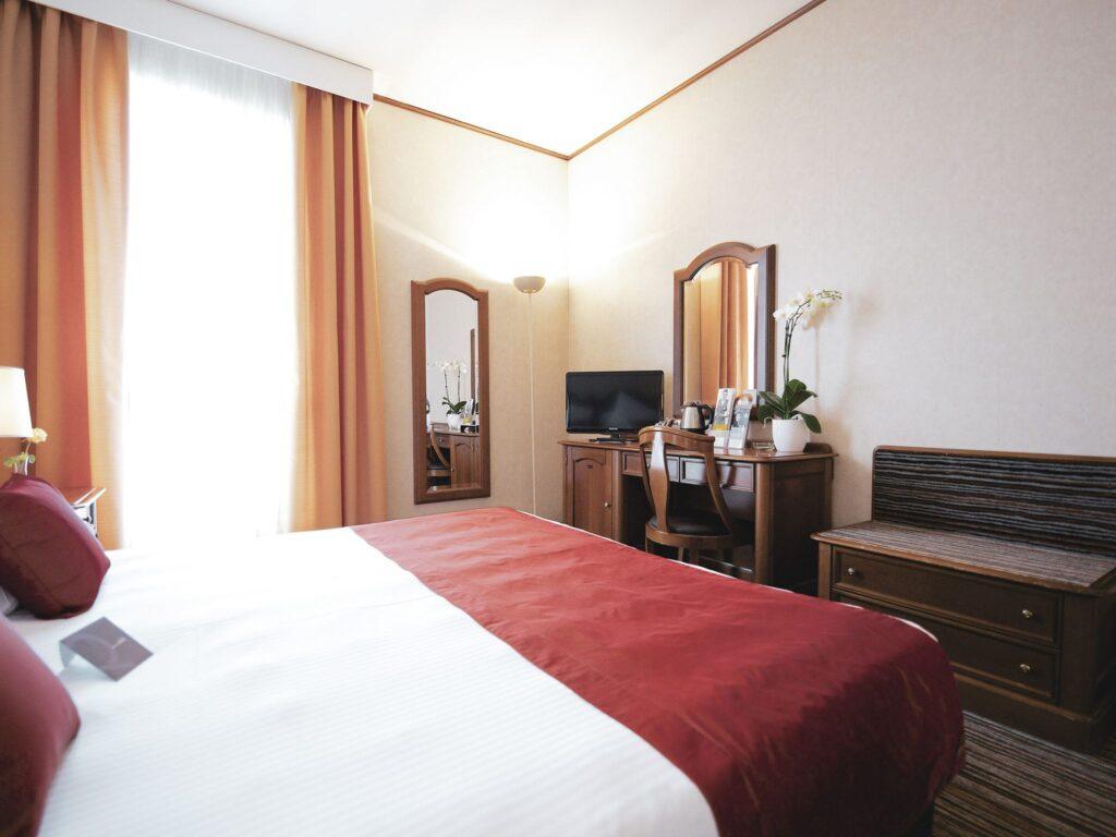 https://www.accorhotels.com/1310