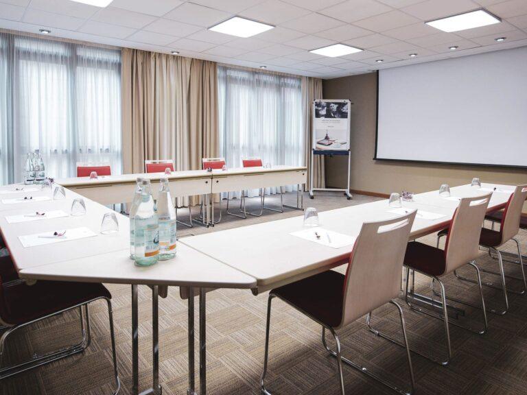 https://www.accorhotels.com/1310
