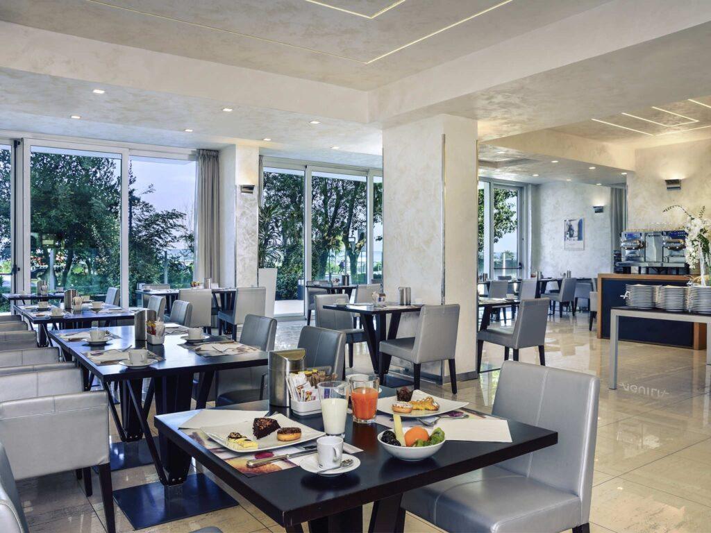 http://www.accorhotels.com/8018