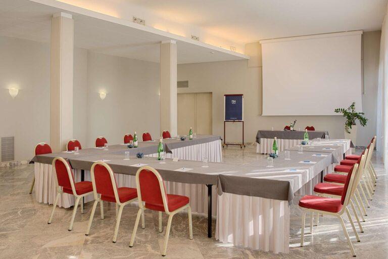 nh-ancona-1lieu1salle-meeting.jpg