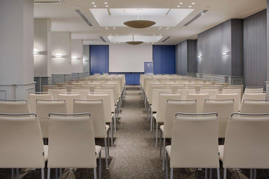nh-bologna-gare-1lieu1salle-meetings.jpg