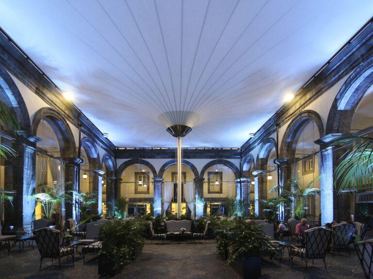 http://www.accorhotels.com/5565