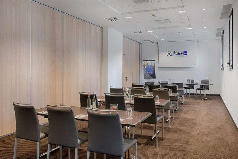 radisson-blu-milan-1lieu1salle-conventions.jpg