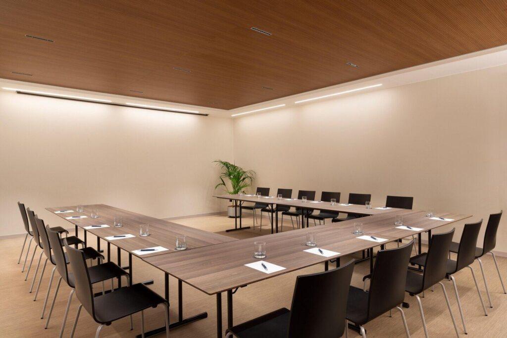 sheraton-lake-como-1lieu1salle-conference.jpg