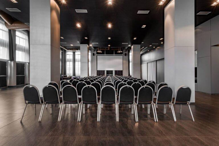 ac-hotel-torino-1lieu1salle-conference.jpg