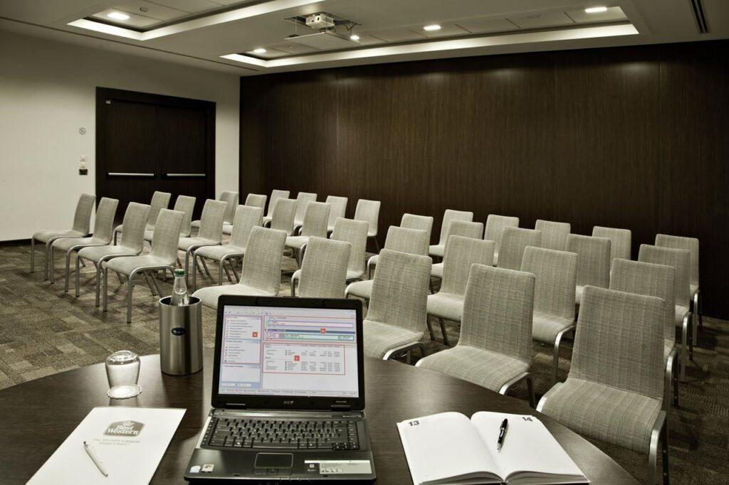 bw-goldenmile-milan-1lieu1salle-seminaire.jpg