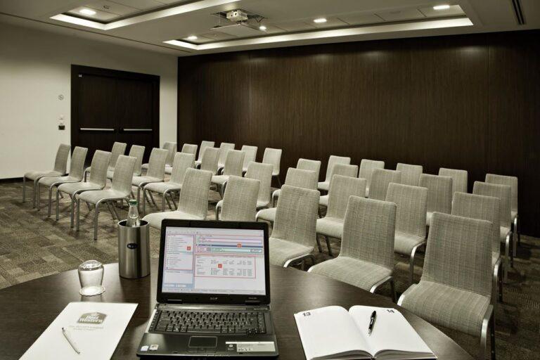 bw-goldenmile-milan-1lieu1salle-seminaire.jpg
