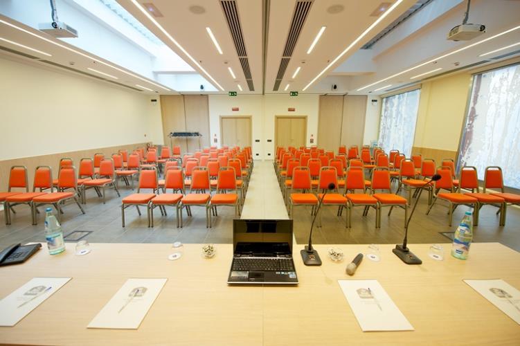 bw-hotel-luxor-1lieu1salle-meeting.jpg