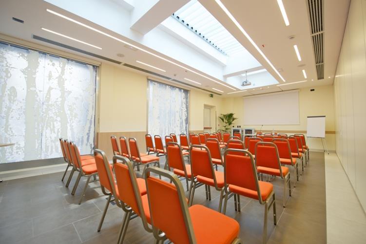 bw-hotel-luxor-1lieu1salle-meetings.jpg