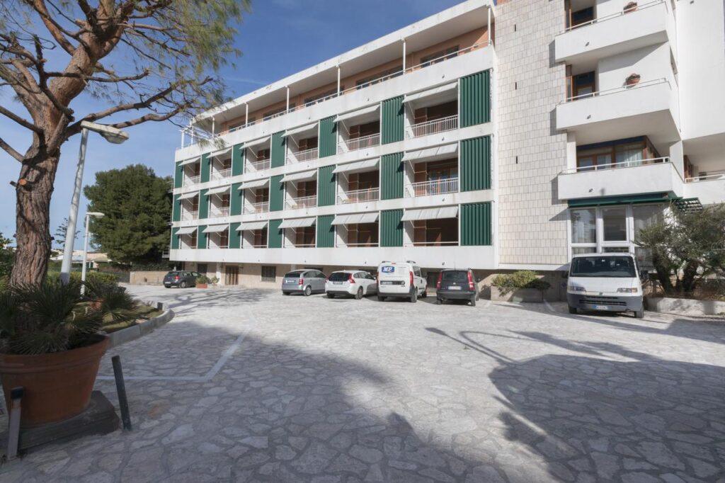 bw-la-baia-bari-1lieu1salle-event.jpg