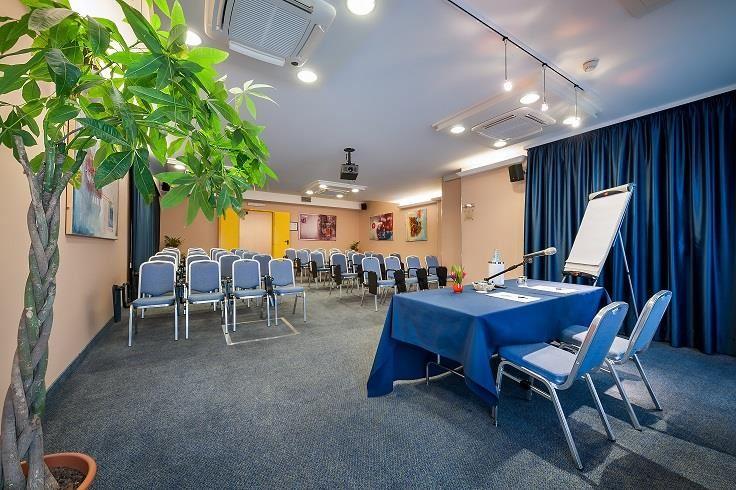 bw-mediterraneo-catania-1lieu1salle-meetings.jpg