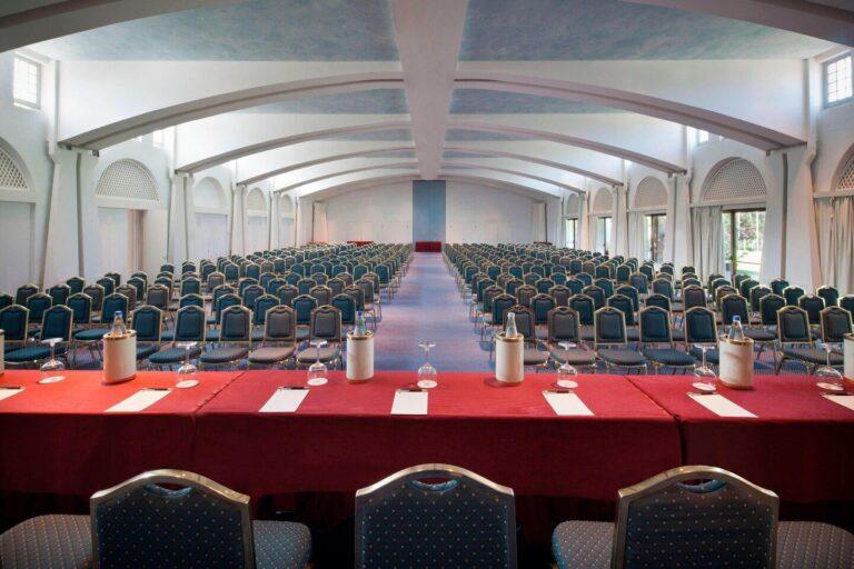 cervo-costa-smeralda-1lieu1salle-congres.jpg