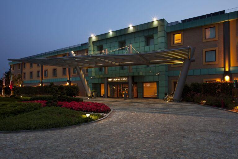 crowne-plaza-milan-malpensa-1lieu1salle-event.jpeg