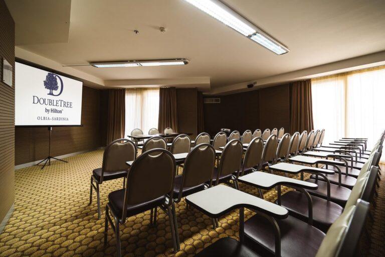 doubletree-hilton-olbia-1lieu1salle-conferences.jpg