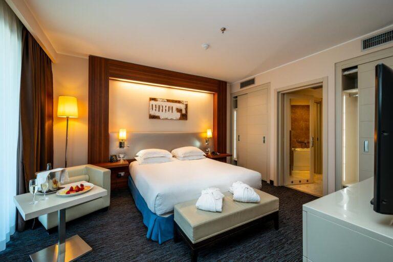 doubletree-hilton-olbia-1lieu1salle-evenements.jpg