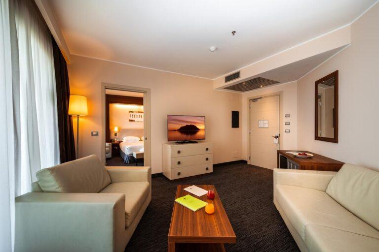 doubletree-hilton-olbia-1lieu1salle-seminaire.jpg
