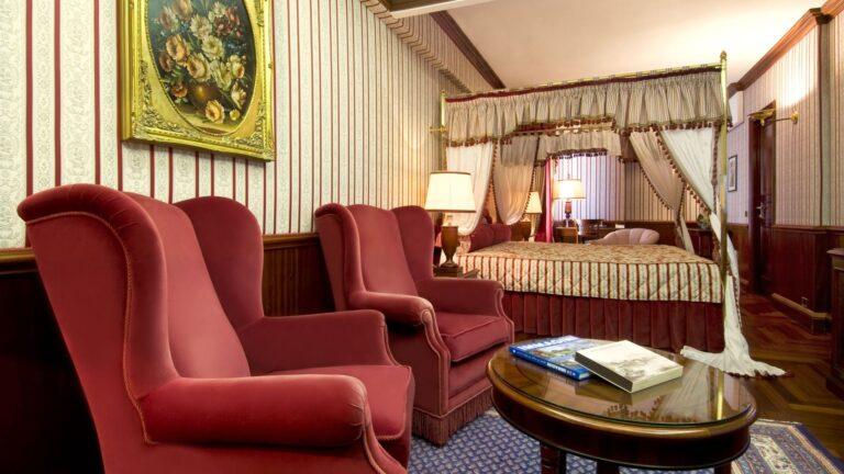 grand-hotel-dino-1lieu1salle-meetings.jpg
