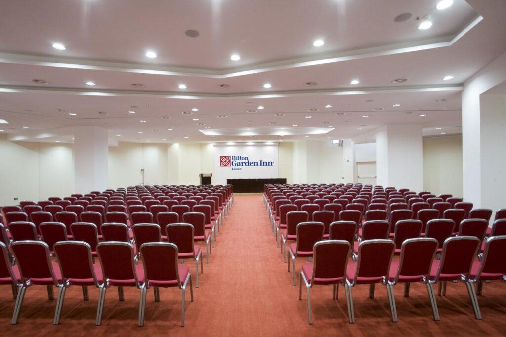 hilton-garden-inn-lecce-1lieu1salle-meetings.jpg