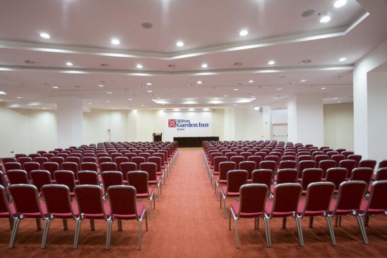 hilton-garden-inn-lecce-1lieu1salle-meetings.jpg