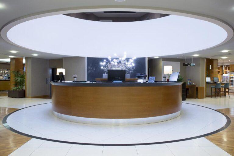 hilton-garden-inn-malpensa-1lieu1salle-reunion.jpg