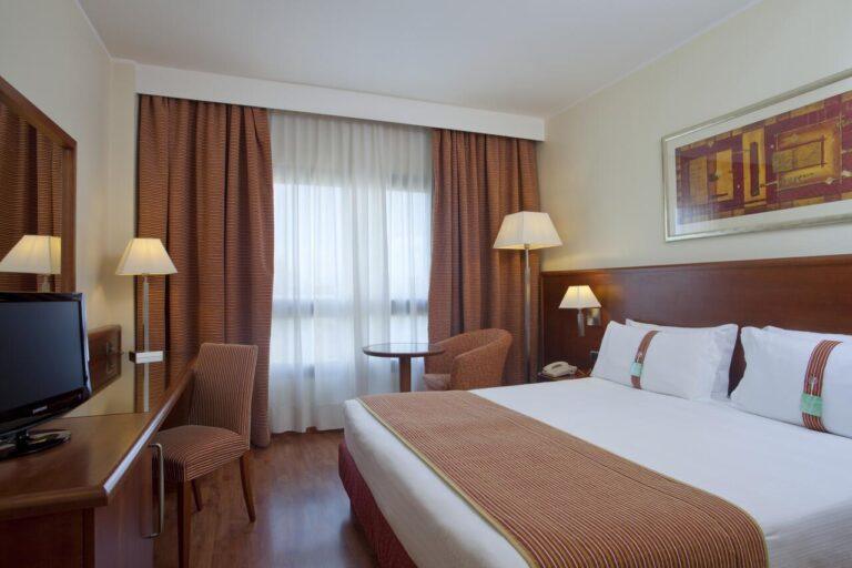 holiday-inn-cagliari-1lieu1salle-evenements.jpg
