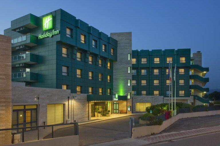 holiday-inn-cagliari-1lieu1salle-event.jpg