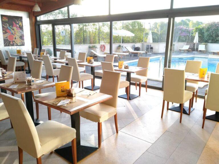 holiday-inn-cagliari-1lieu1salle-reunions.jpg