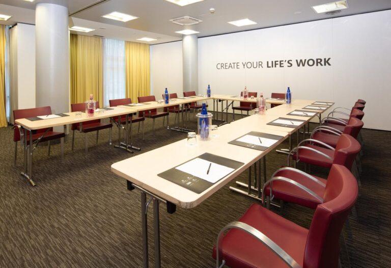 holiday-inn-turin-corso-francia-1lieu1salle-conferences.jpg