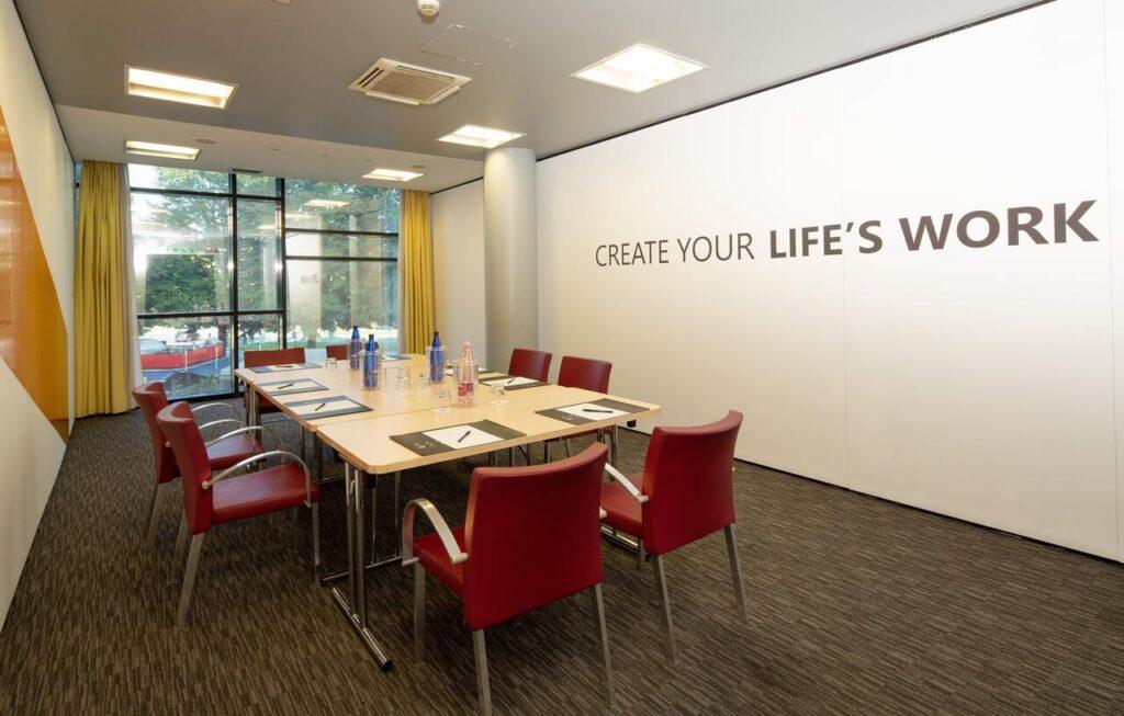 holiday-inn-turin-corso-francia-1lieu1salle-seminaire.jpg