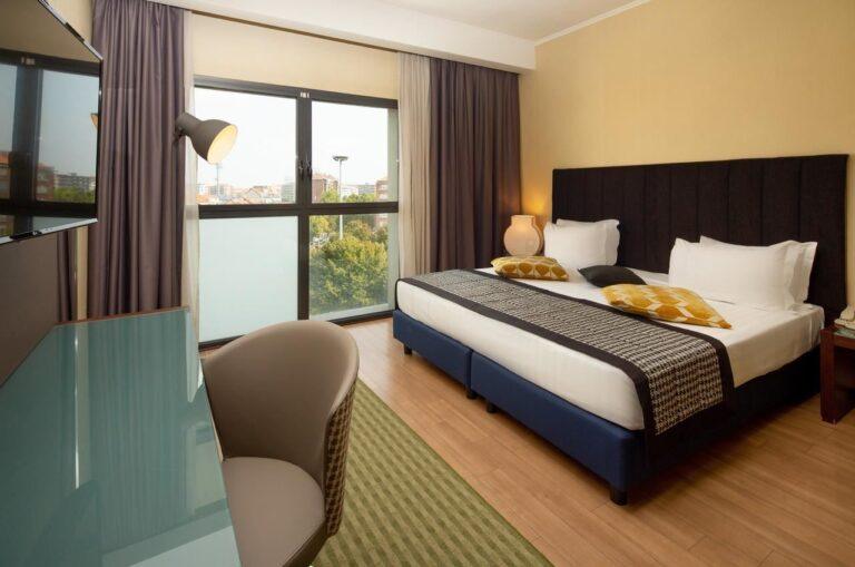 holiday-inn-turin-corso-francia-1lieu1salle-seminaires.jpg